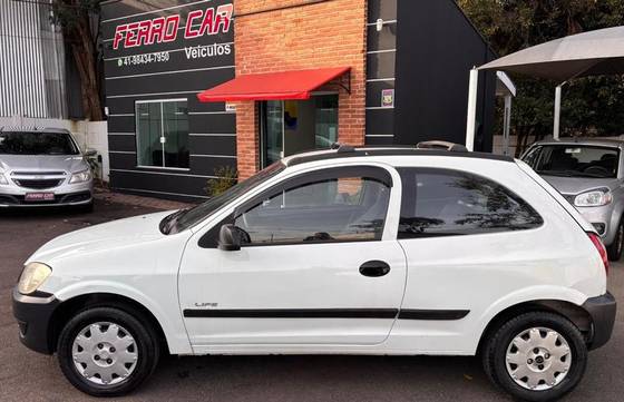 CHEVROLET CELTA 1.0 MPFI LIFE 8V FLEX 2P MANUAL CHEVROLET CELTA 1.0 MPFI LIFE 8V FLEX 2P MANUAL